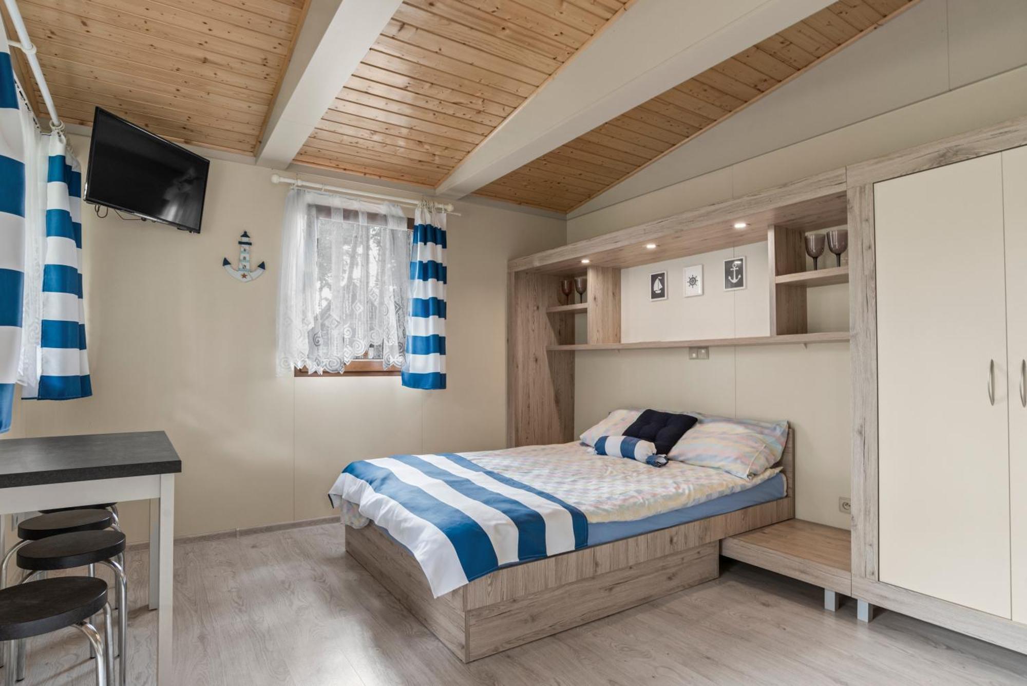 Campus Karolina Apartment Brenno Bagian luar foto